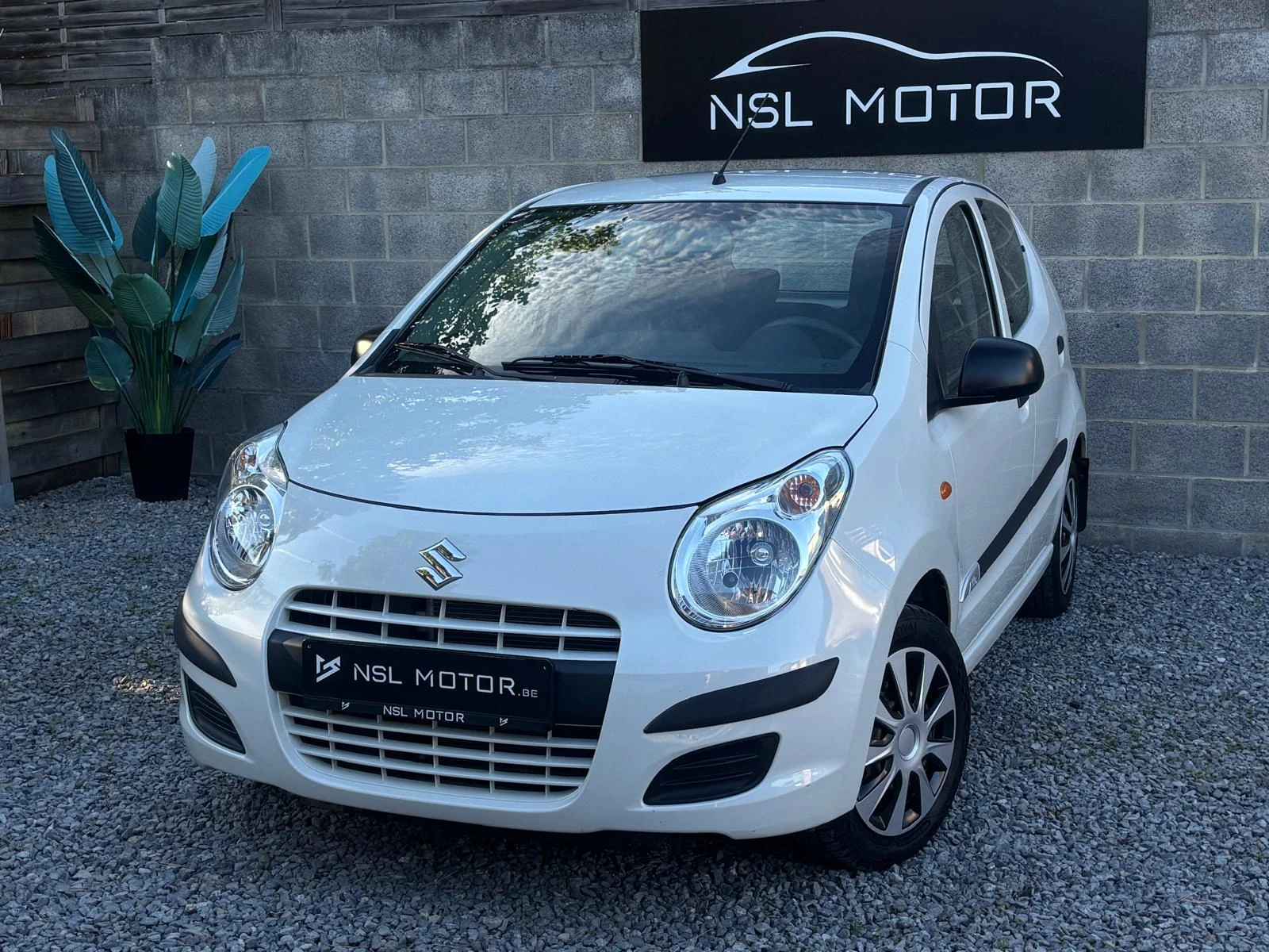 Suzuki Alto 1.0i présentée par NSL Motor