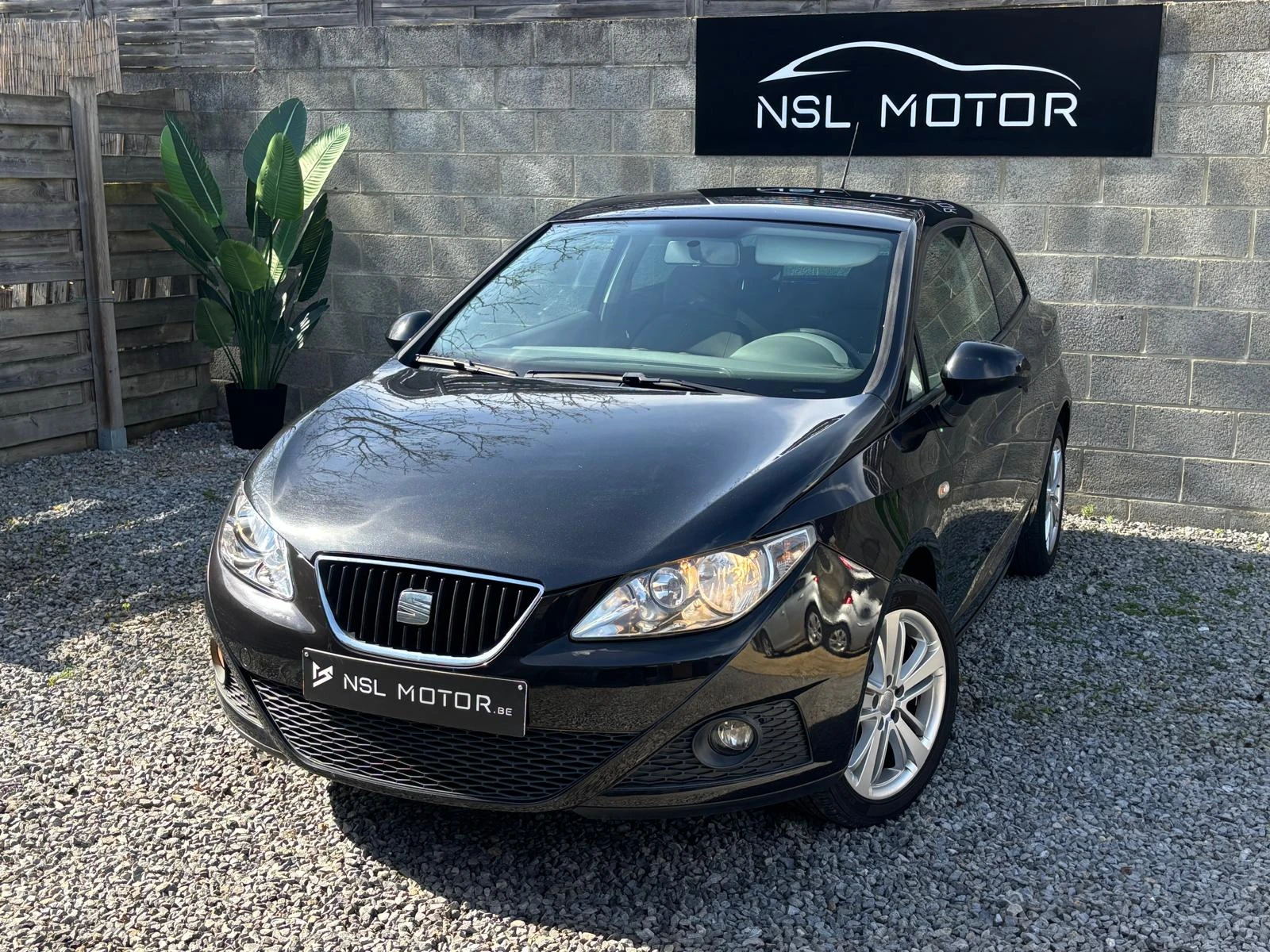 Seat Ibiza 1.4i présentée par NSL Motor